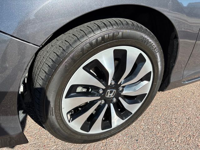 2017 Honda Accord Hybrid EX-L - Photo 4