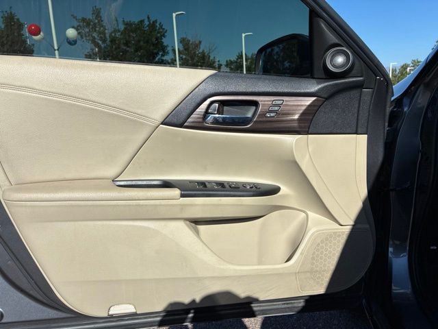 2017 Honda Accord Hybrid EX-L - Photo 8
