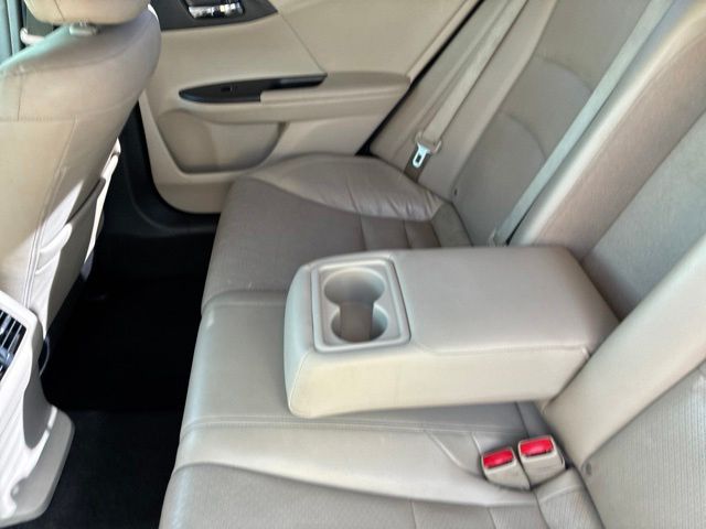 2017 Honda Accord Hybrid EX-L - Photo 24