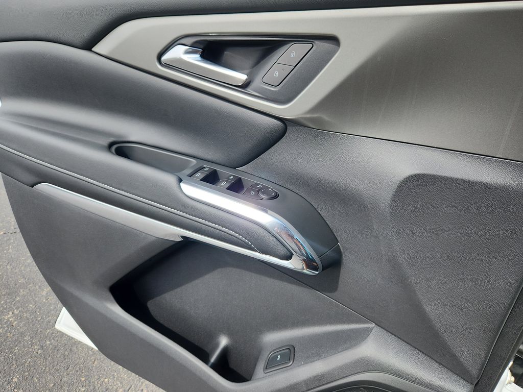 2025 Chevrolet Traverse LT - Photo 6
