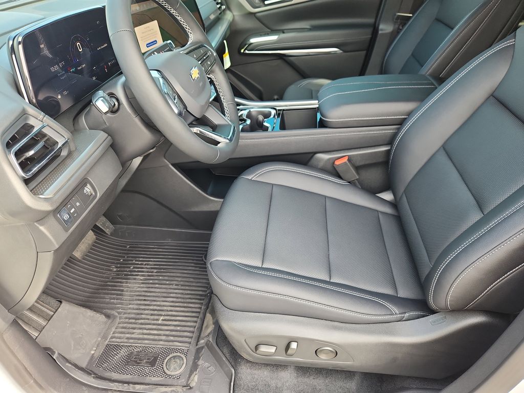2025 Chevrolet Traverse LT - Photo 7