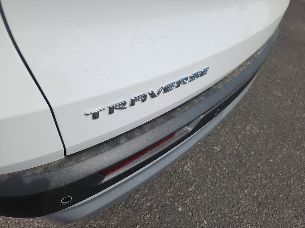2025 Chevrolet Traverse LT - Photo 13