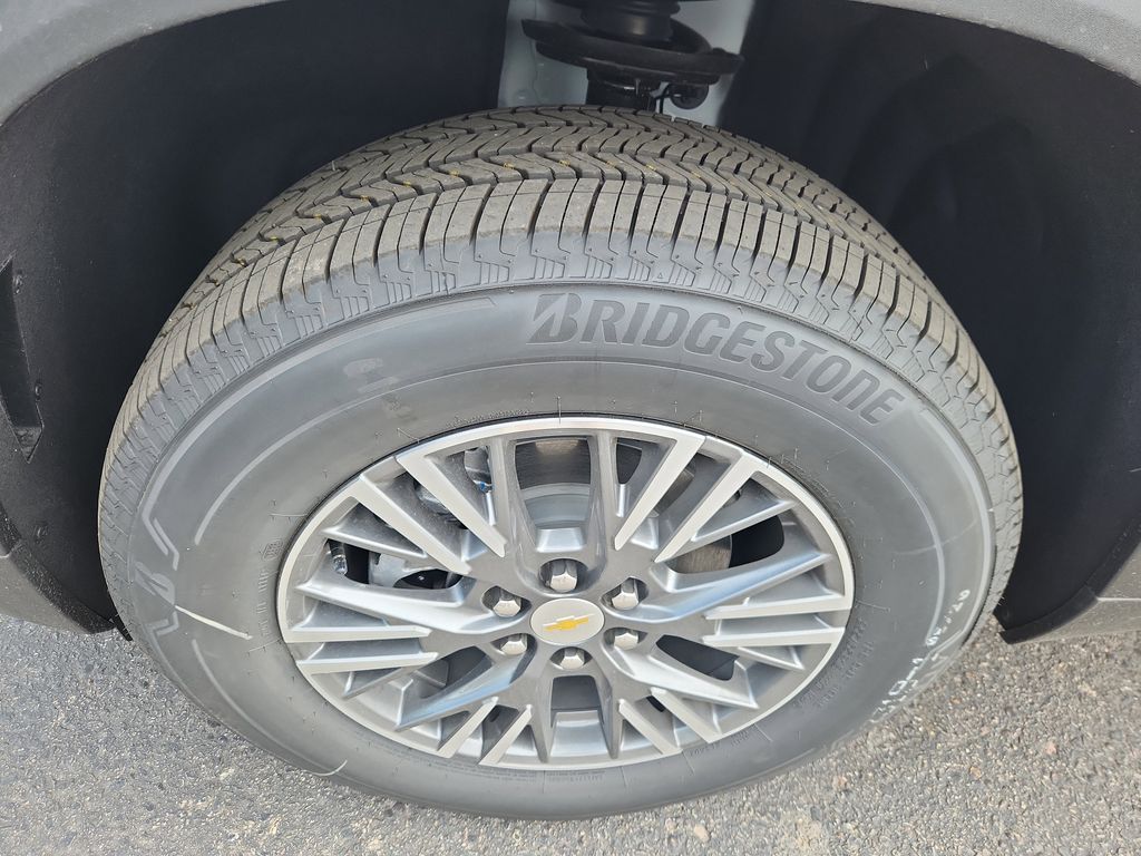 2025 Chevrolet Traverse LT - Photo 15